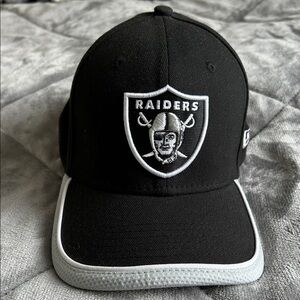 New Era Black Raiders Hat nfl  fitted cap med-large  raiders fan